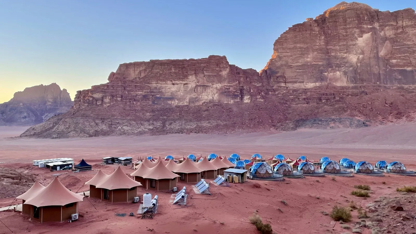 Camp bédouin dans le désert de Wadi Rum en Jordanie